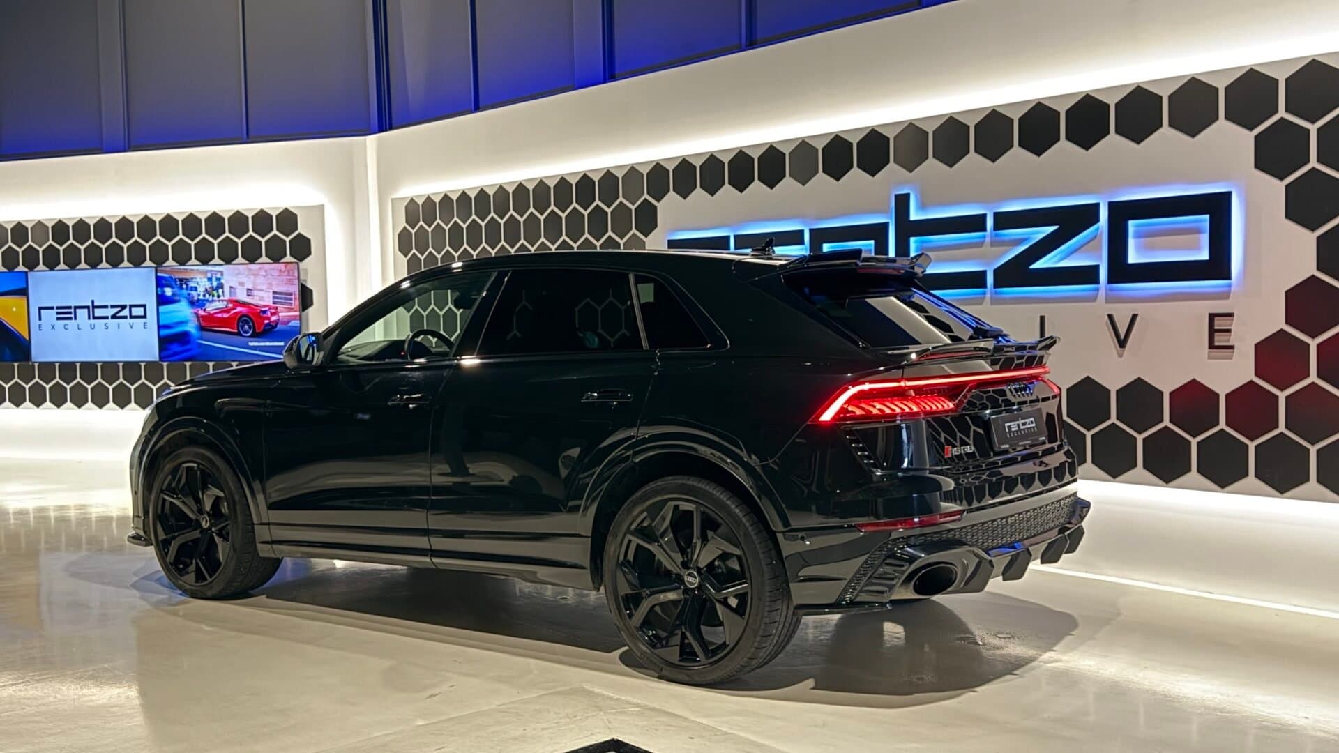 Audi RSQ8 Performance
