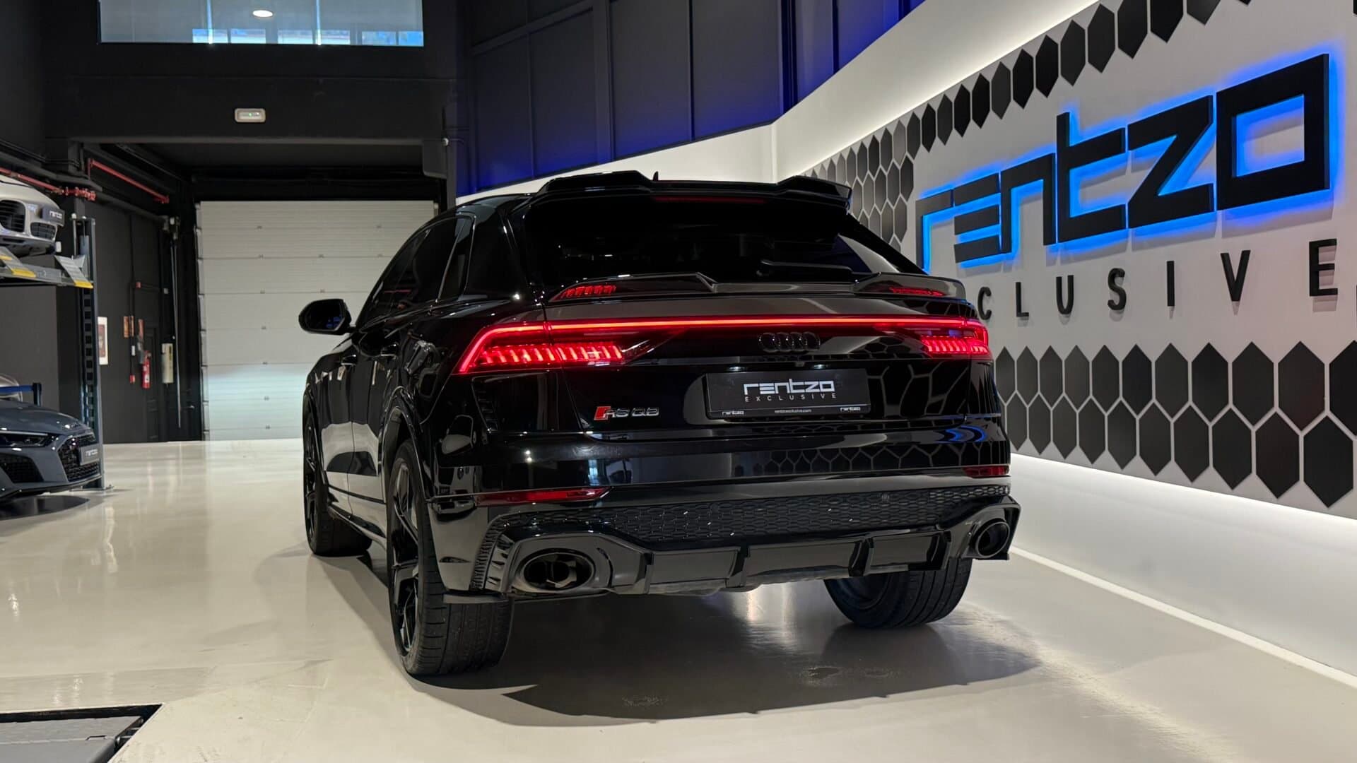 Audi RSQ8 Performance