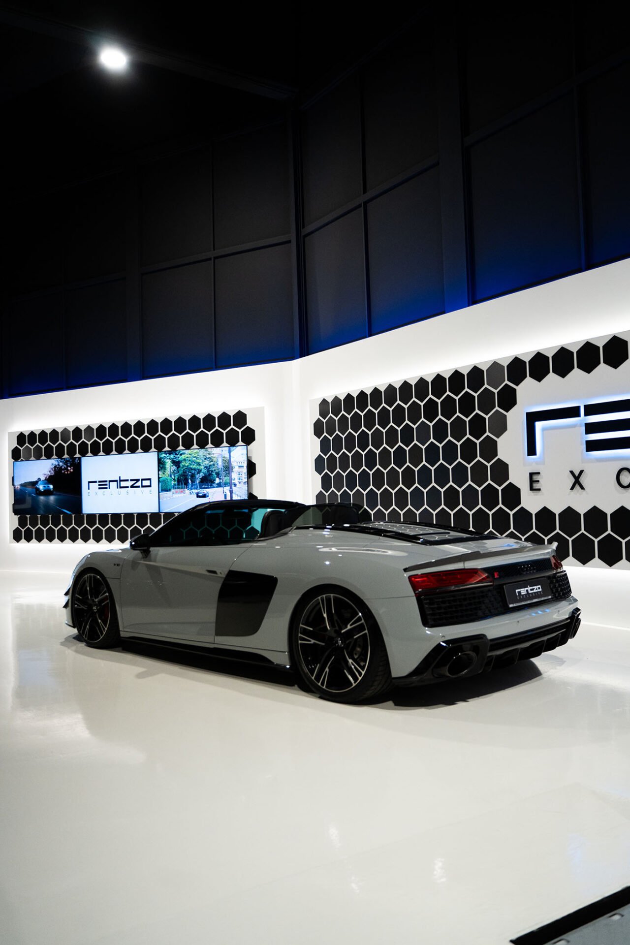 AUDI R8 V10 PLUS SPYDER