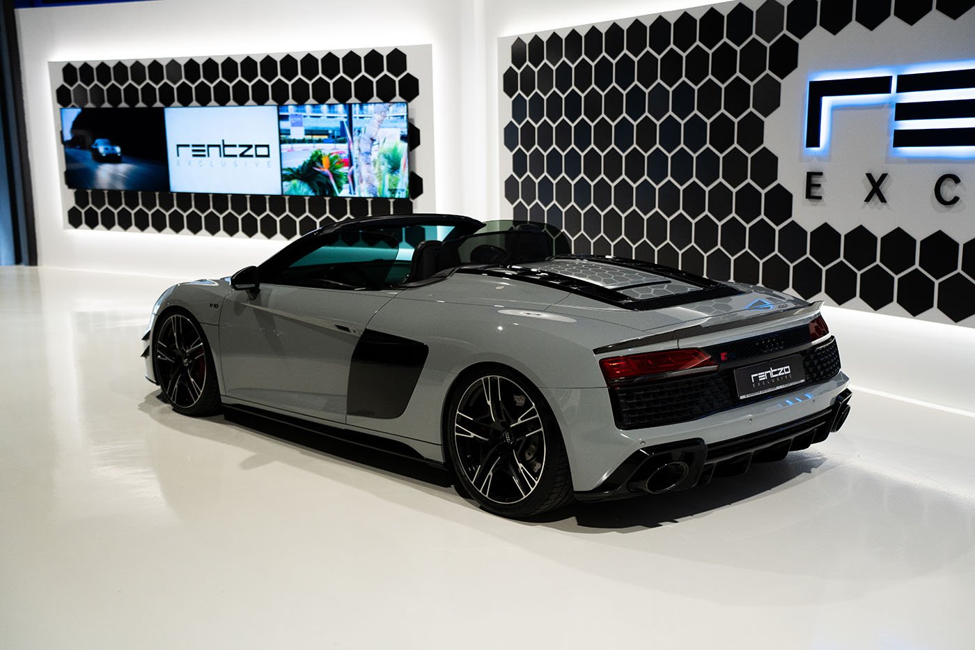 AUDI R8 V10 PLUS SPYDER