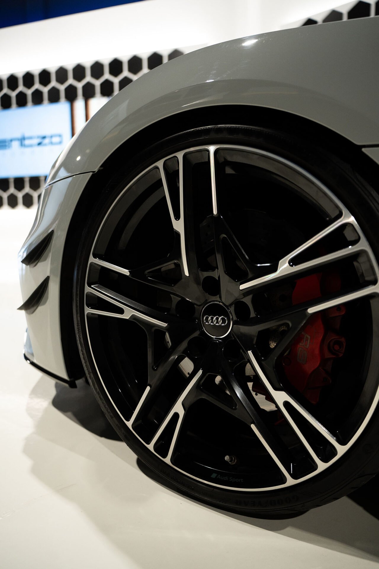 AUDI R8 V10 PLUS SPYDER