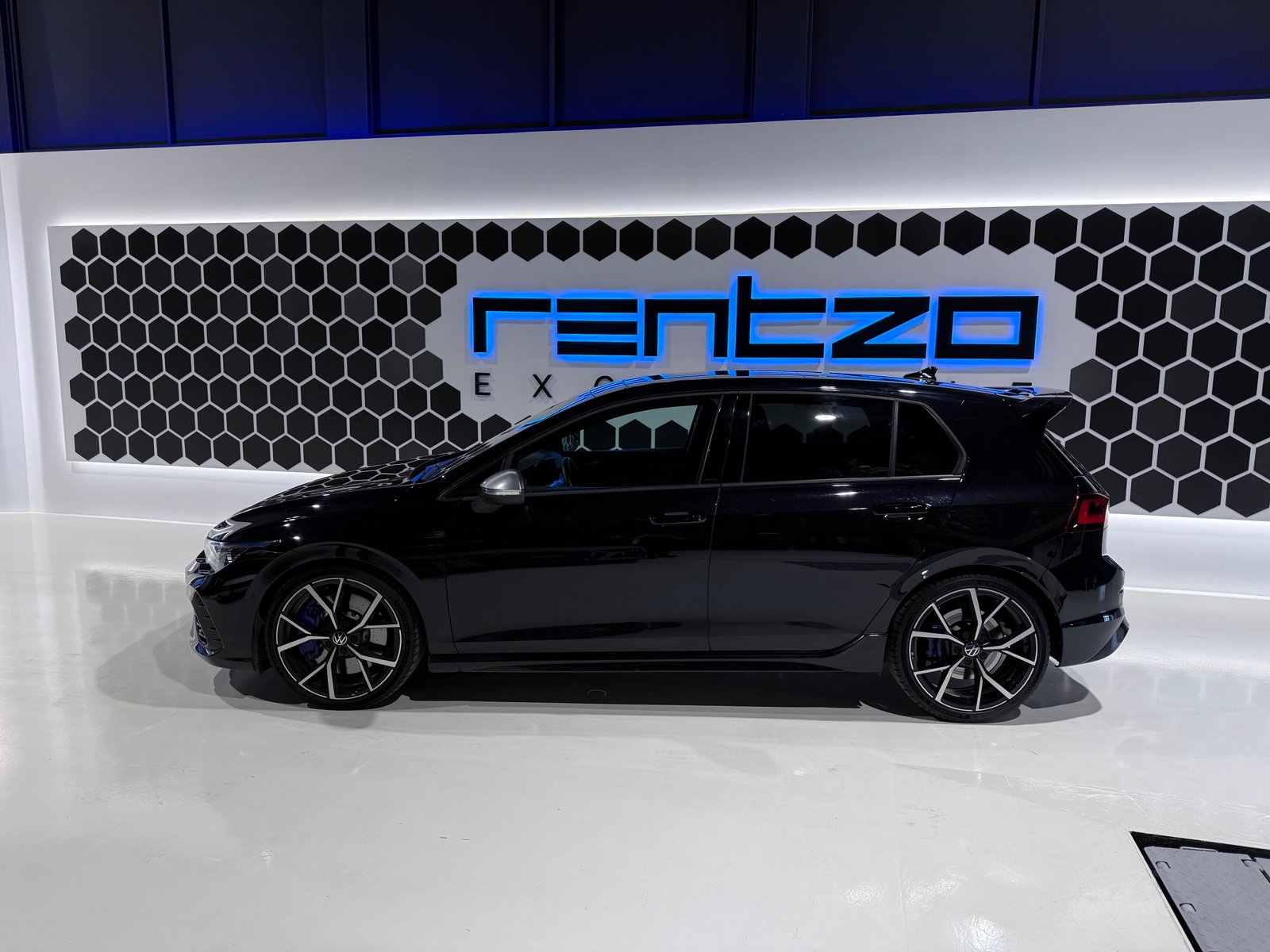 VOLKSWAGEN Golf VIII R  DSG 