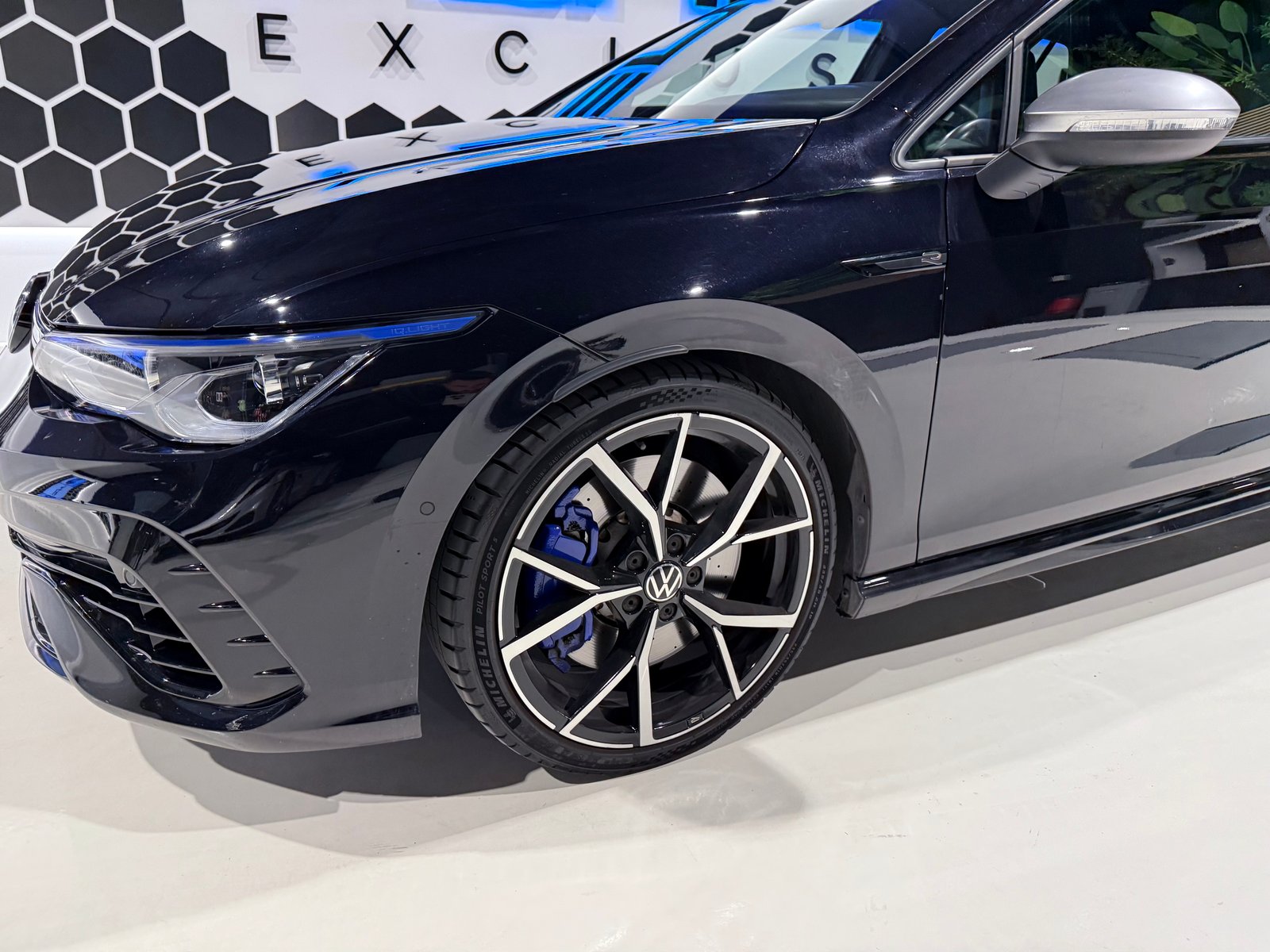 VOLKSWAGEN Golf VIII R  DSG 