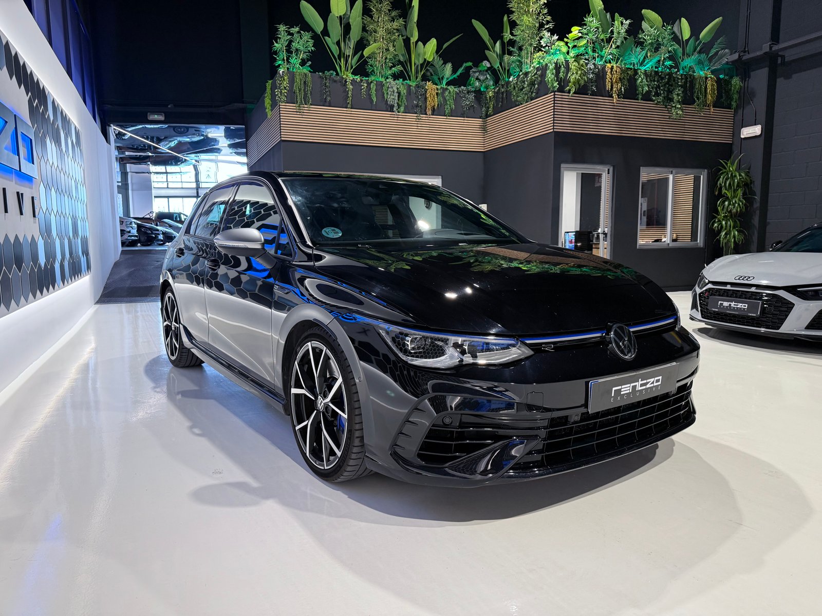 VOLKSWAGEN Golf VIII R  DSG 