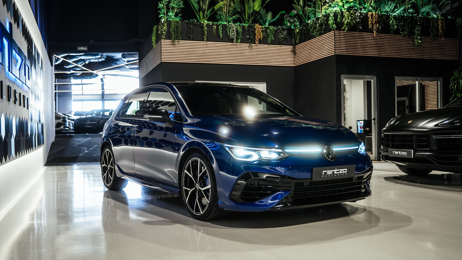 VOLKSWAGEN Golf VIII R  DSG 