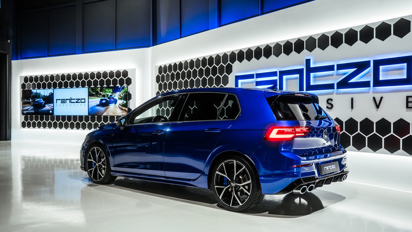VOLKSWAGEN Golf VIII R  DSG 