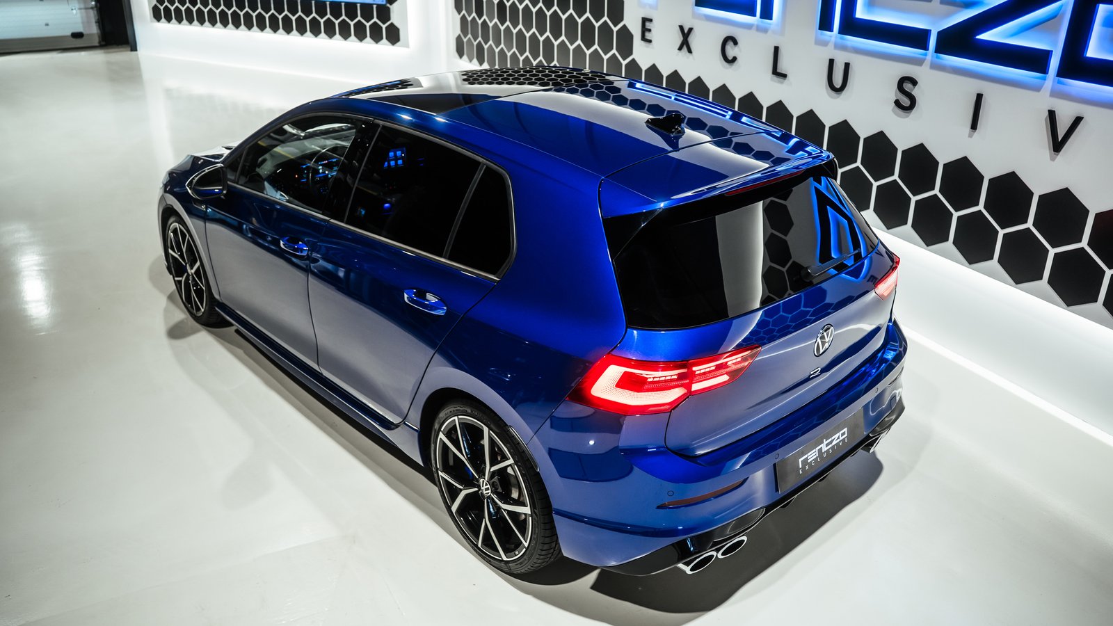 VOLKSWAGEN Golf VIII R  DSG 