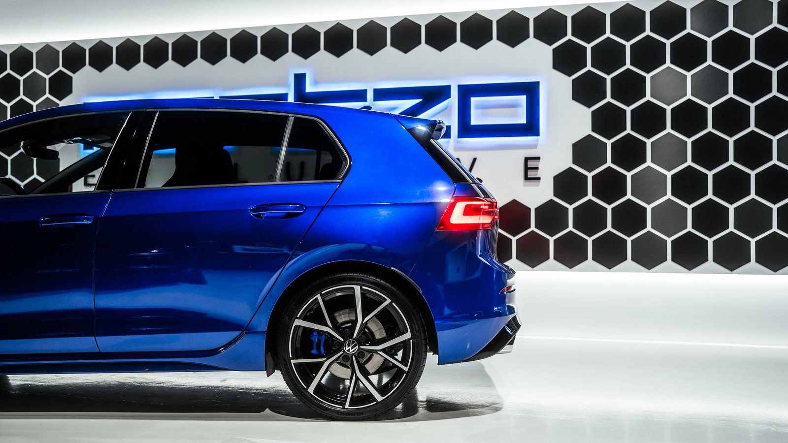 VOLKSWAGEN Golf VIII R  DSG 