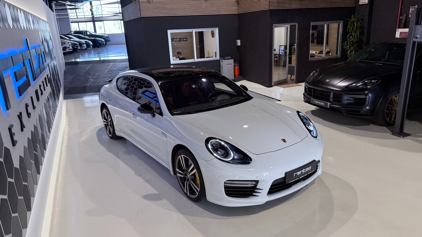 PORSCHE Panamera Turbo S