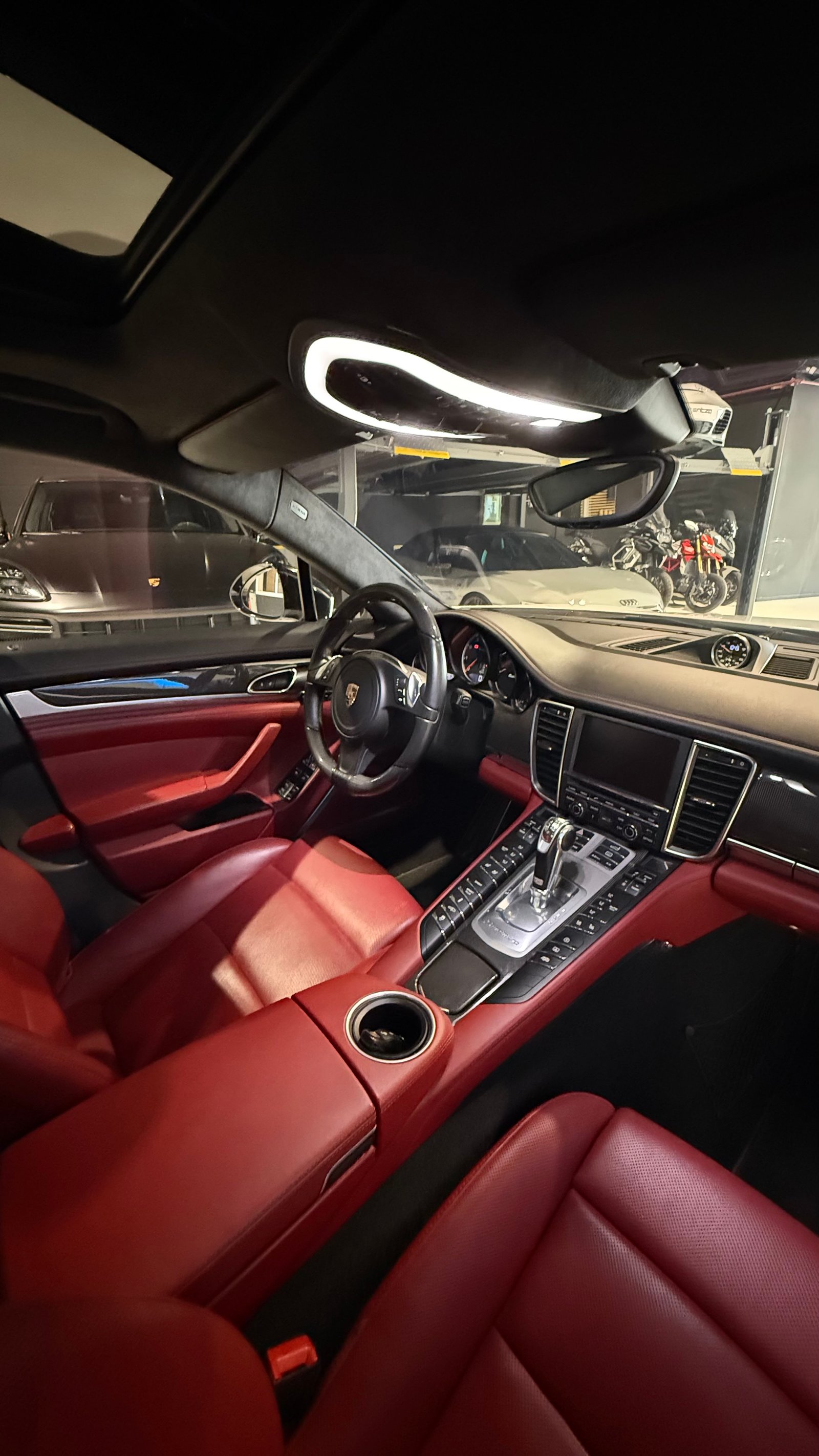 PORSCHE Panamera Turbo S