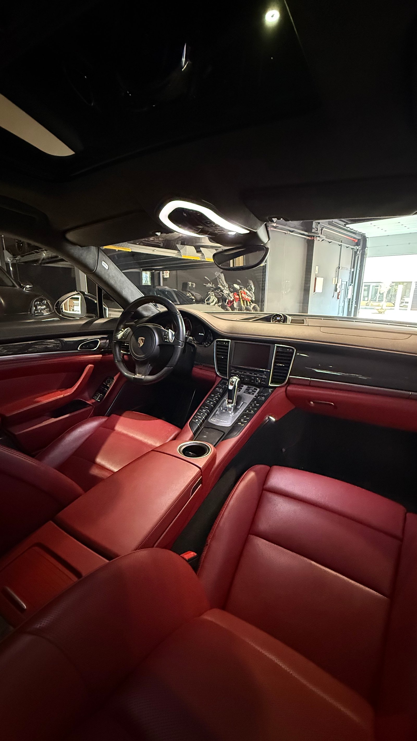 PORSCHE Panamera Turbo S