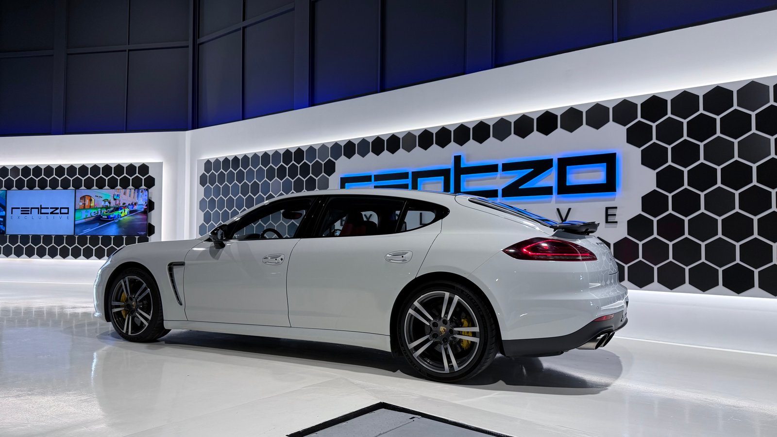 PORSCHE Panamera Turbo S