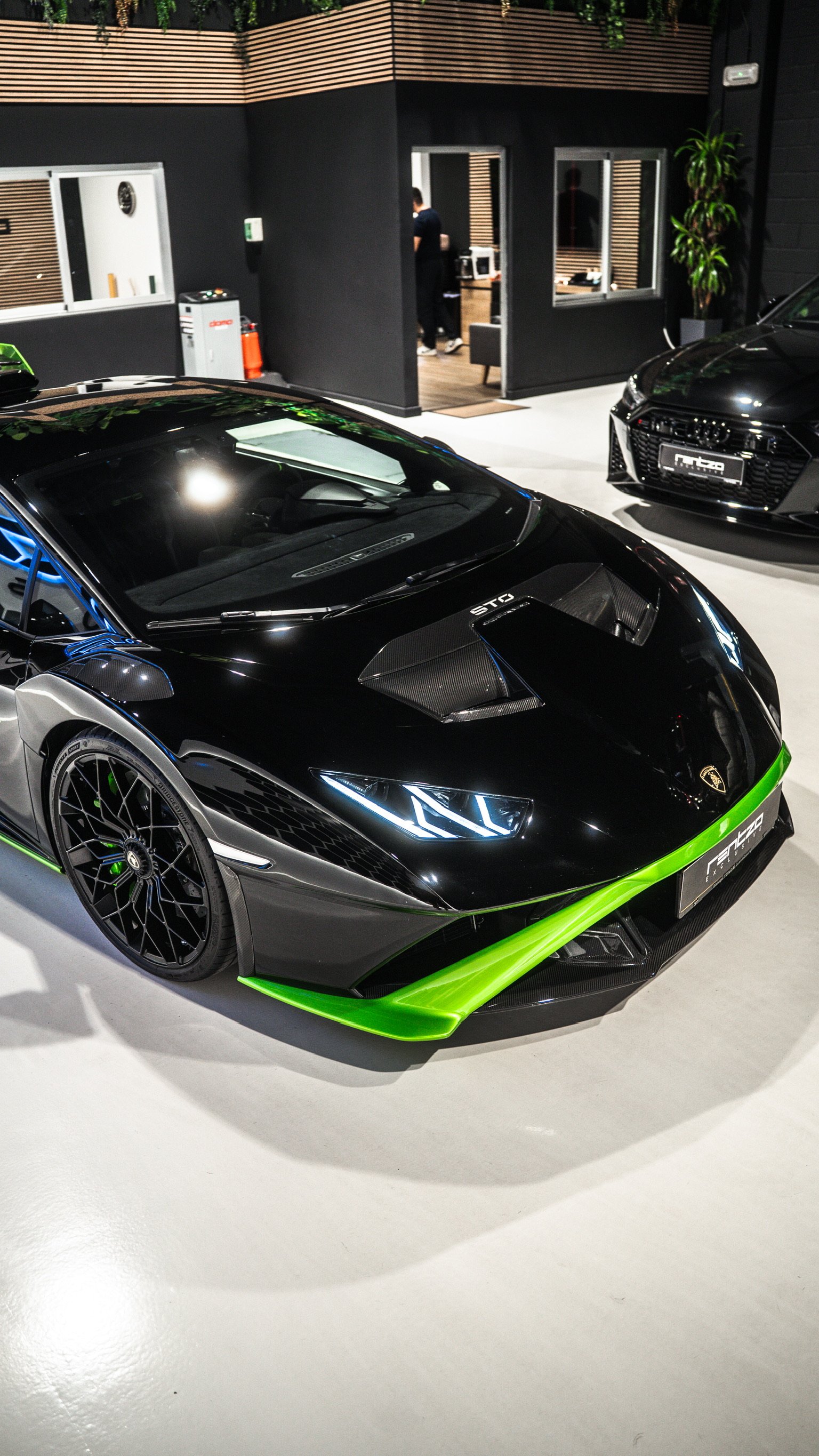LAMBORGHINI HURACAN STO