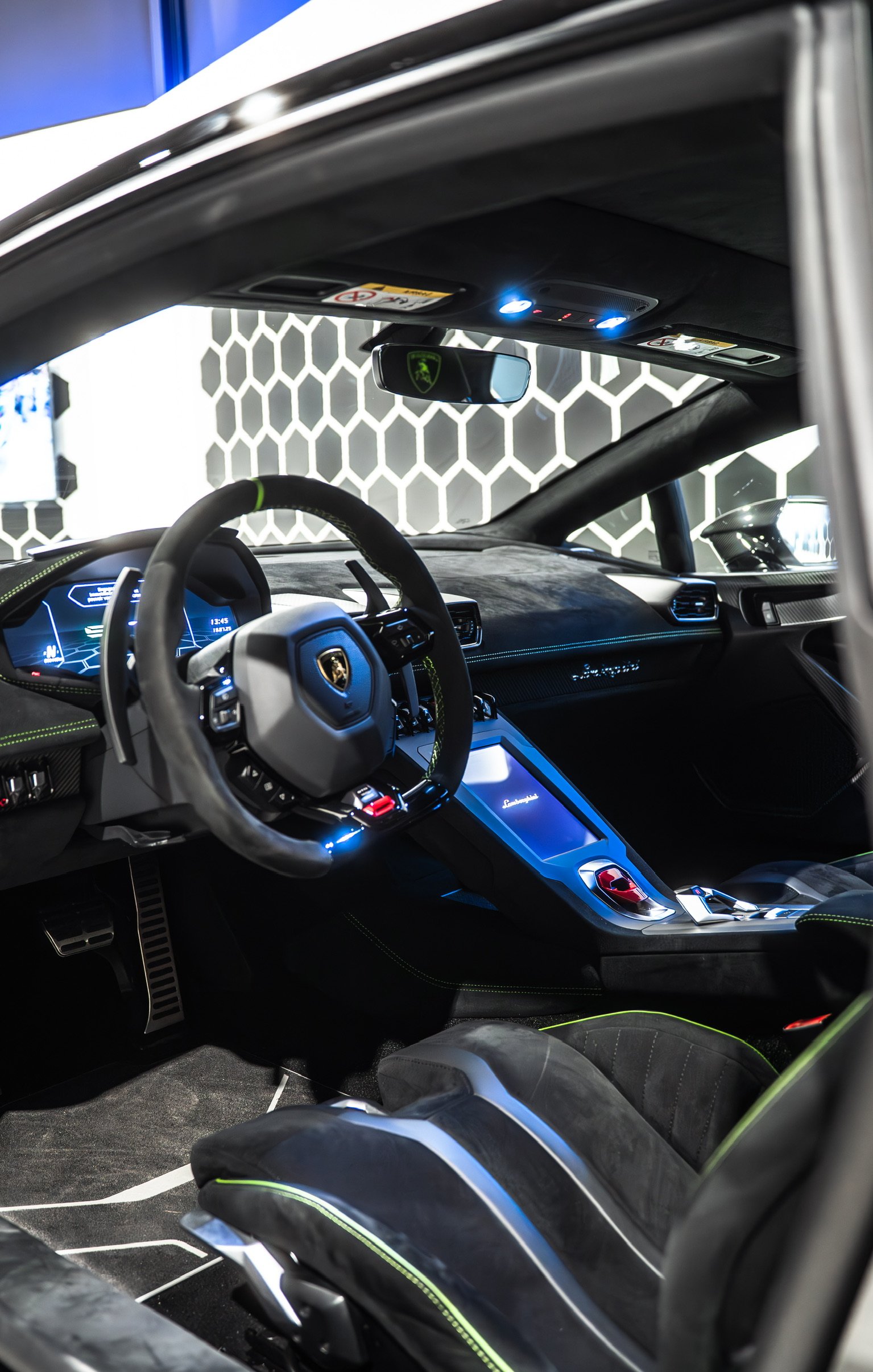LAMBORGHINI HURACAN STO