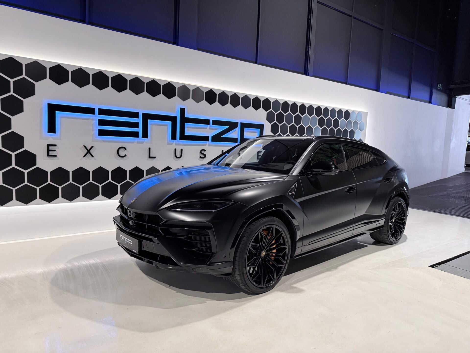 LAMBORGHINI URUS SE