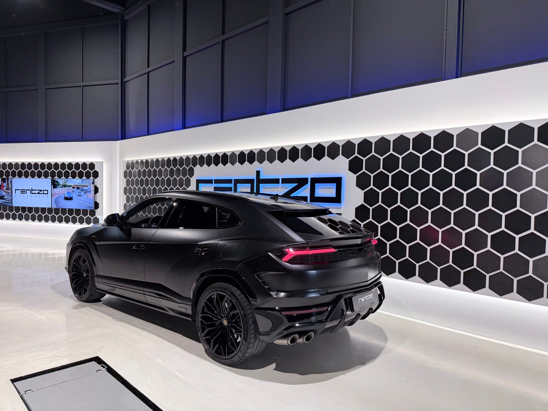 LAMBORGHINI URUS SE